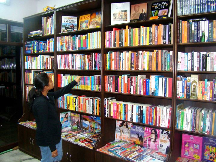Readers Hub Book Store