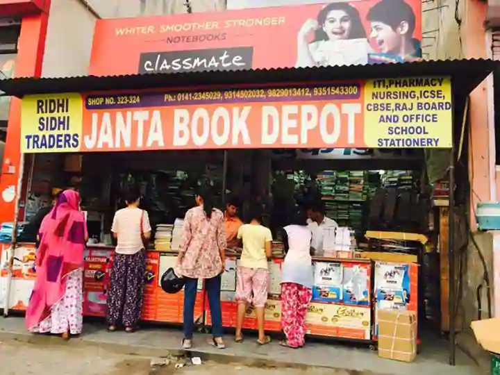 Top 11 bookstores and libraries of Jaipur where every Bookaholic's soul