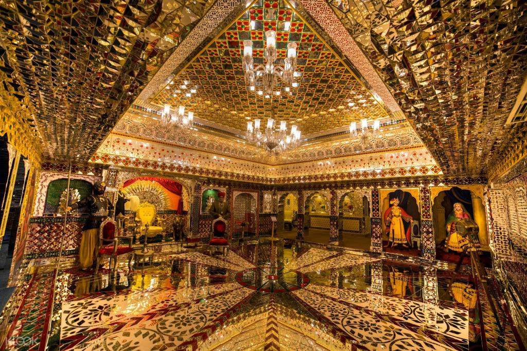 Jaipur Wax Museum Sheesh Mahal