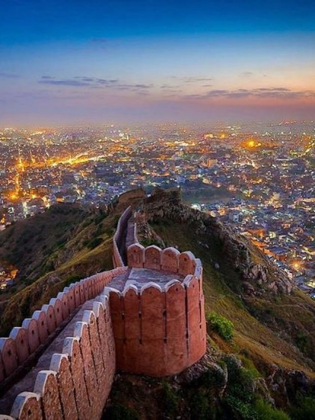 FACTS OF THE FLOATING PALACE OF JAIPUR AT A GLANCE Jaipur Stuff