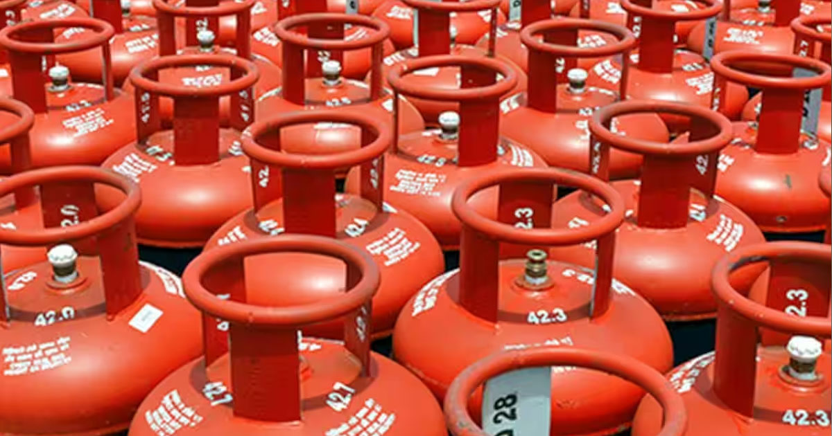 Domestic LPG cylinder cheaper by Rs 100